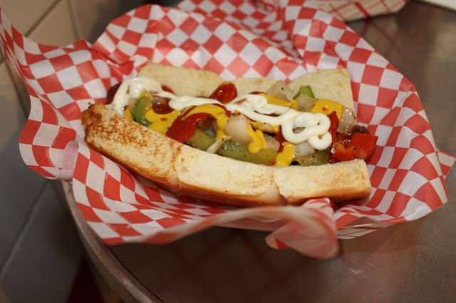 America - LA - Skoobys street hot dog