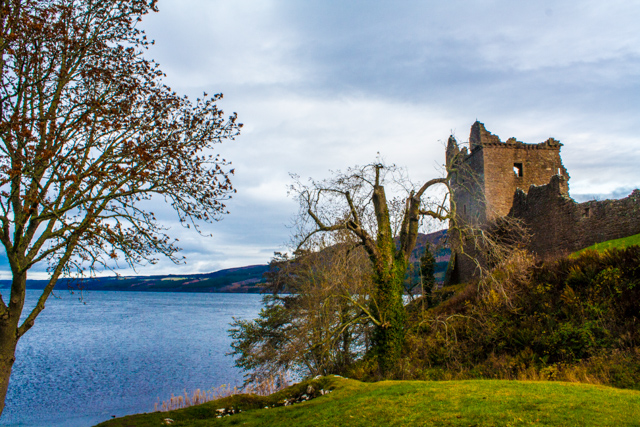 Scotland_Lochness_Uruquart_castle-17