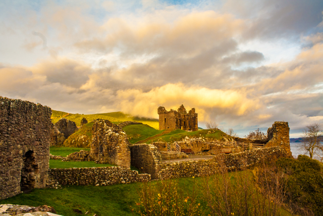 Scotland_Lochness_Uruquart_castle-8